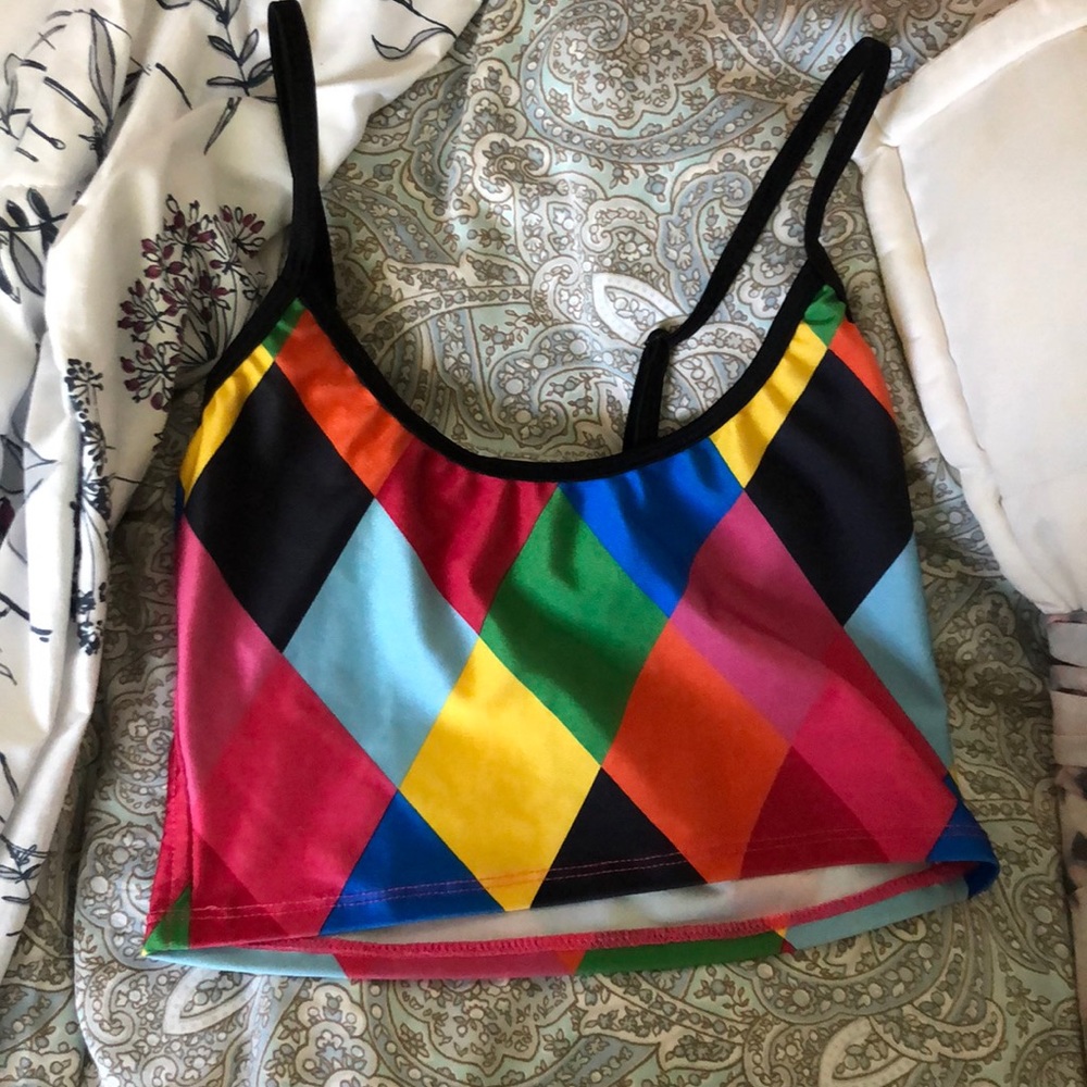 MULTICOLOR CROPPED TANK TOP
